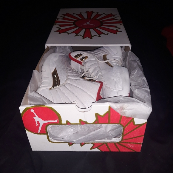Jordan Retro 12 fiba sz 9.5 like new - Picture 5 of 11